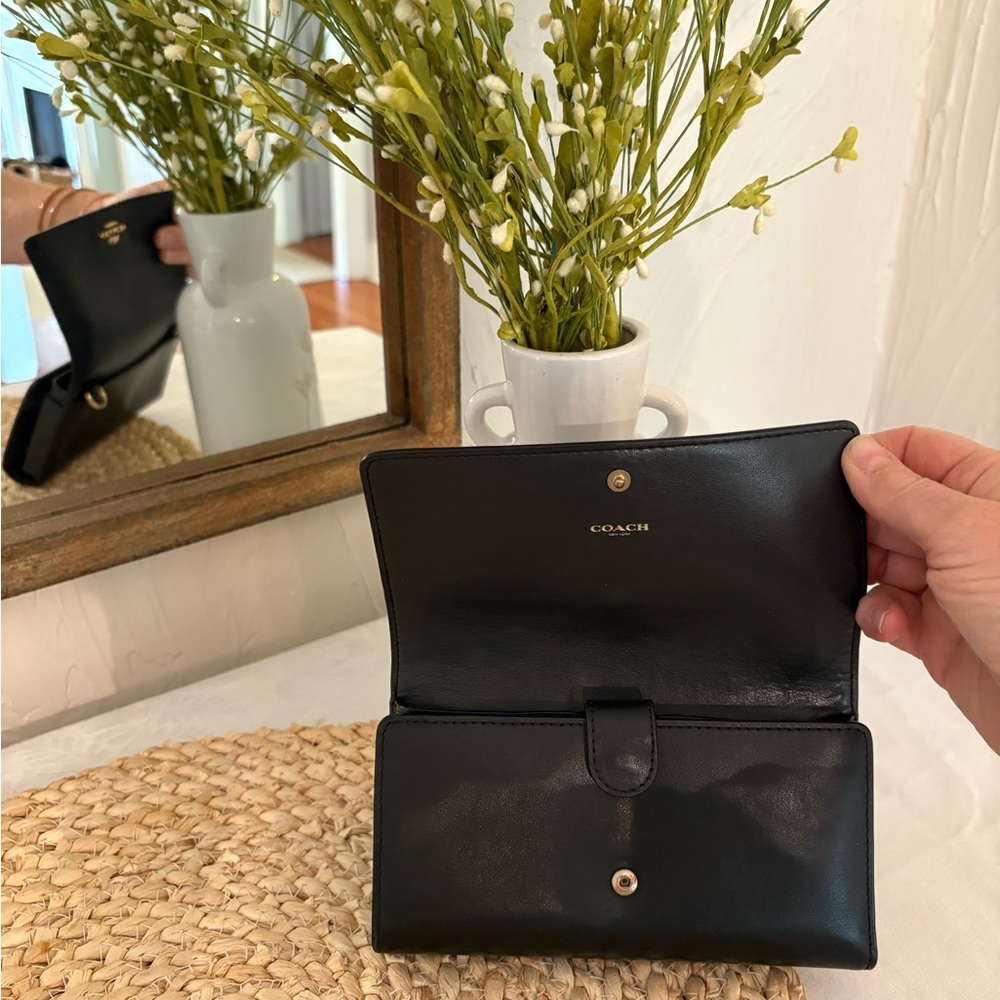 COACH Anna Foldover Clutch Wallet Gold D Rings4Crossbody Strap EUC black leather - Picture 5 of 9